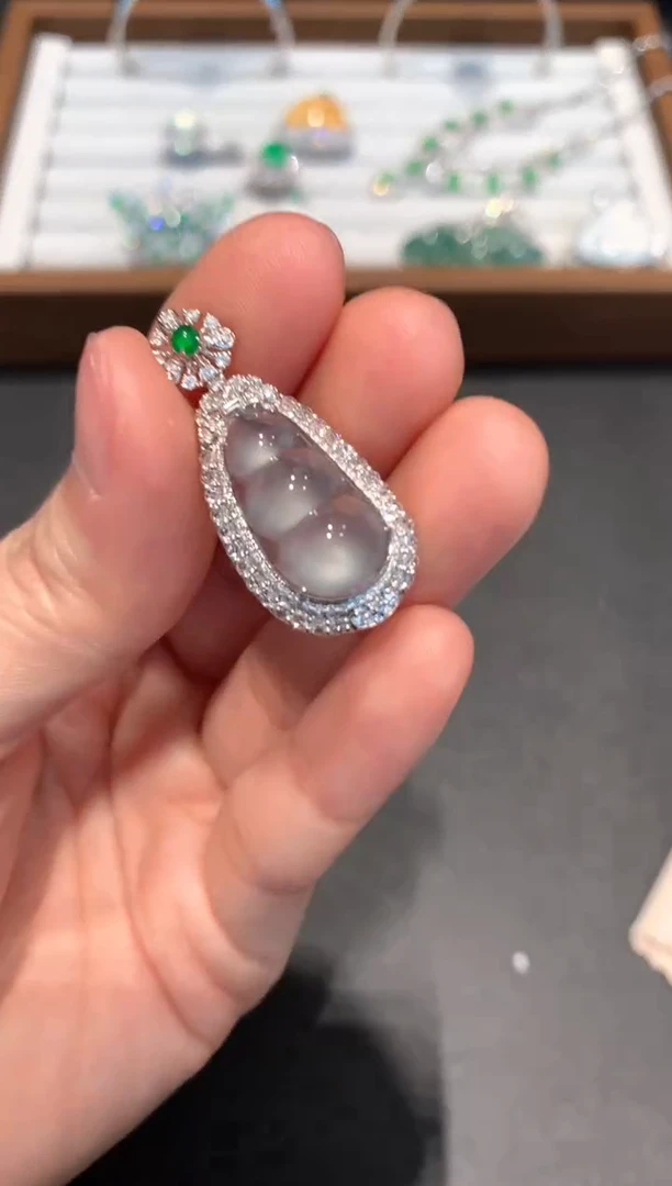 【闪购商品】翡翠吊坠(不含链)18K金镶嵌19800