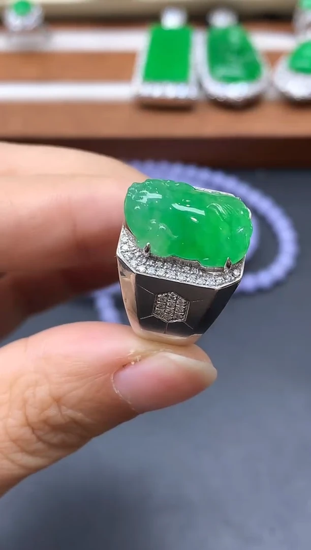 18K金镶嵌戒指翡翠784-中国好珍宝