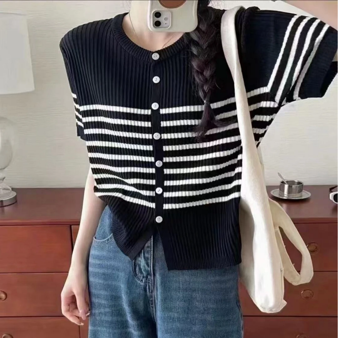 (425~588）夏季新款针织时尚上衣百搭气质简约甜美显瘦休闲设计感
