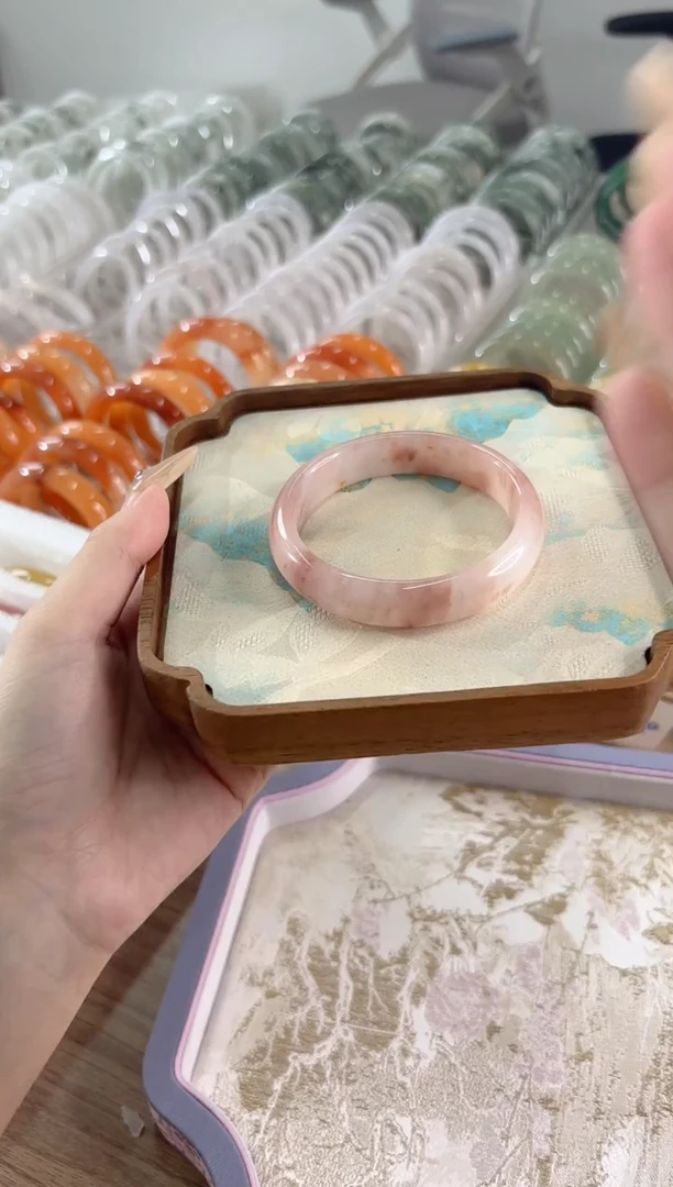 未镶嵌手镯石英质玉53-58Z