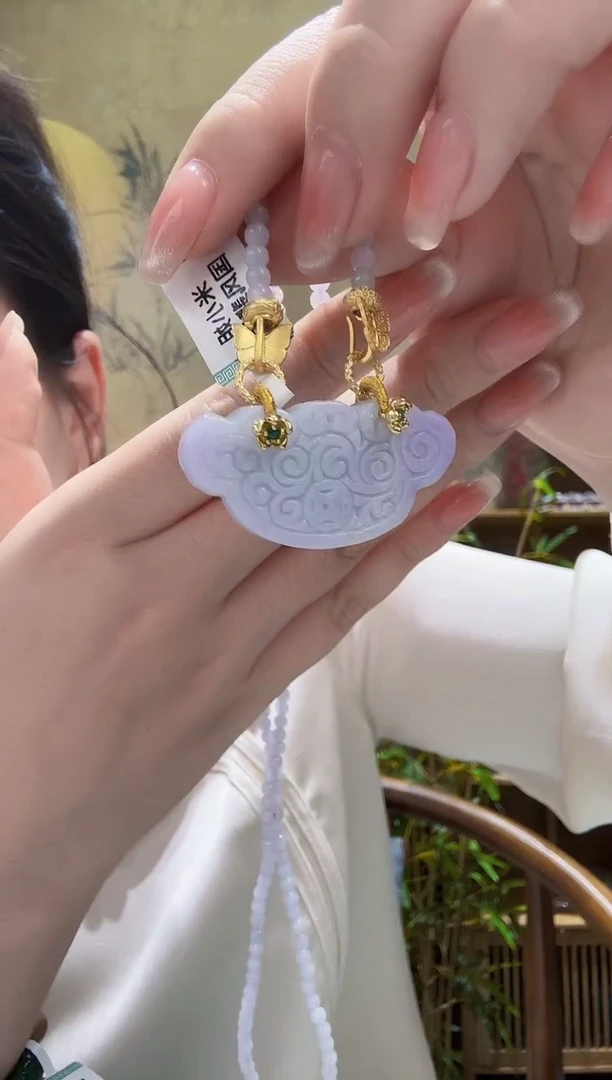 翡翠未镶嵌颈饰吊坠