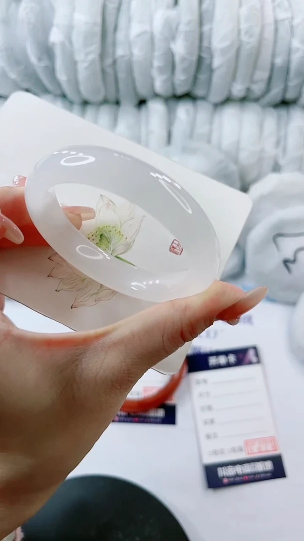 【闪购商品】石英质玉手镯未镶嵌0045192897-多样性发货