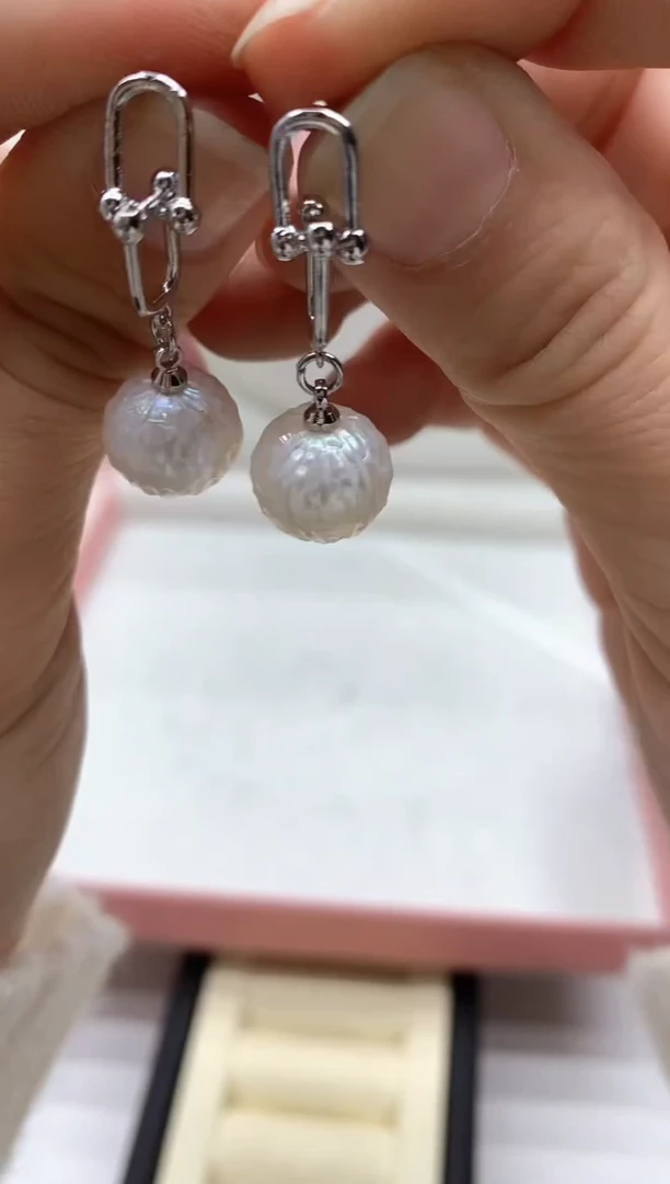 未镶嵌耳饰淡水珍珠多样性发其一