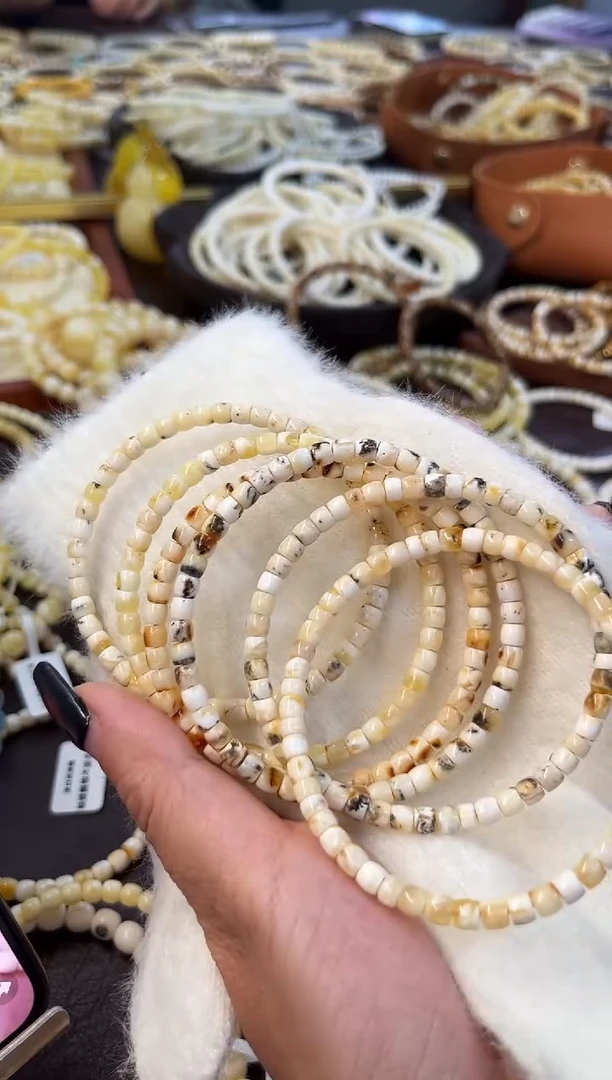 裸石蜜蜡未镶嵌月**走多样性发其一