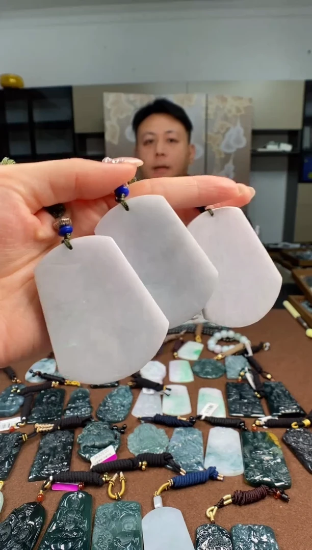 颈饰未镶嵌翡翠多样性发其一