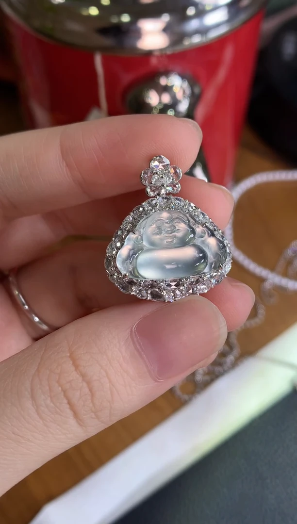 颈饰18K金镶嵌翡翠佛公