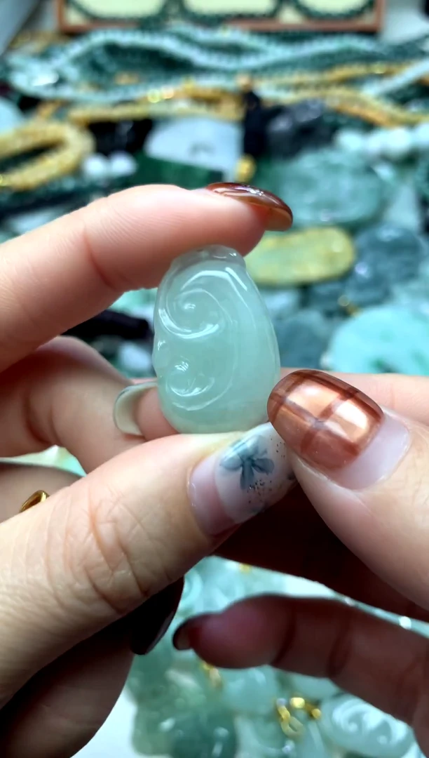 颈饰未镶嵌翡翠1