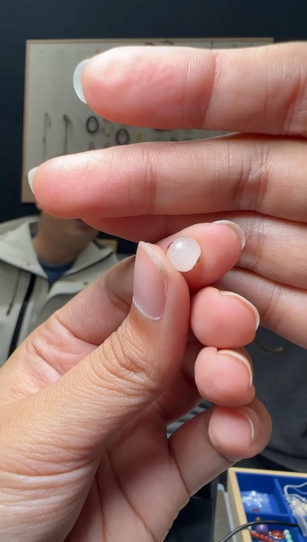 【闪购商品】和田玉路路通18K金镶嵌和田玉裸珠单珠