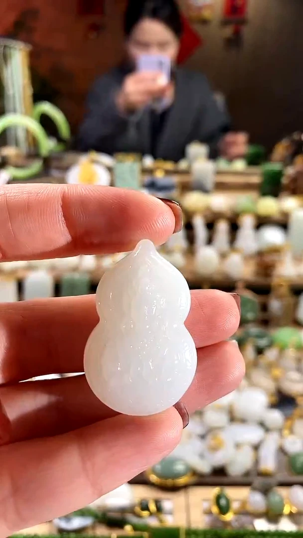 【闪购商品】和田玉吊坠未镶嵌。