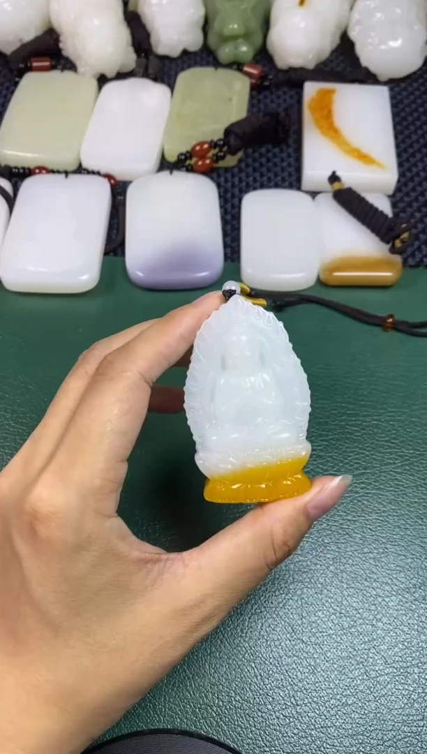 天然玉石未镶嵌颈饰观音