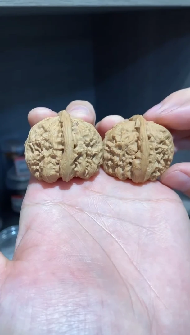 把件文玩核桃全品三角白狮子头38尺左右