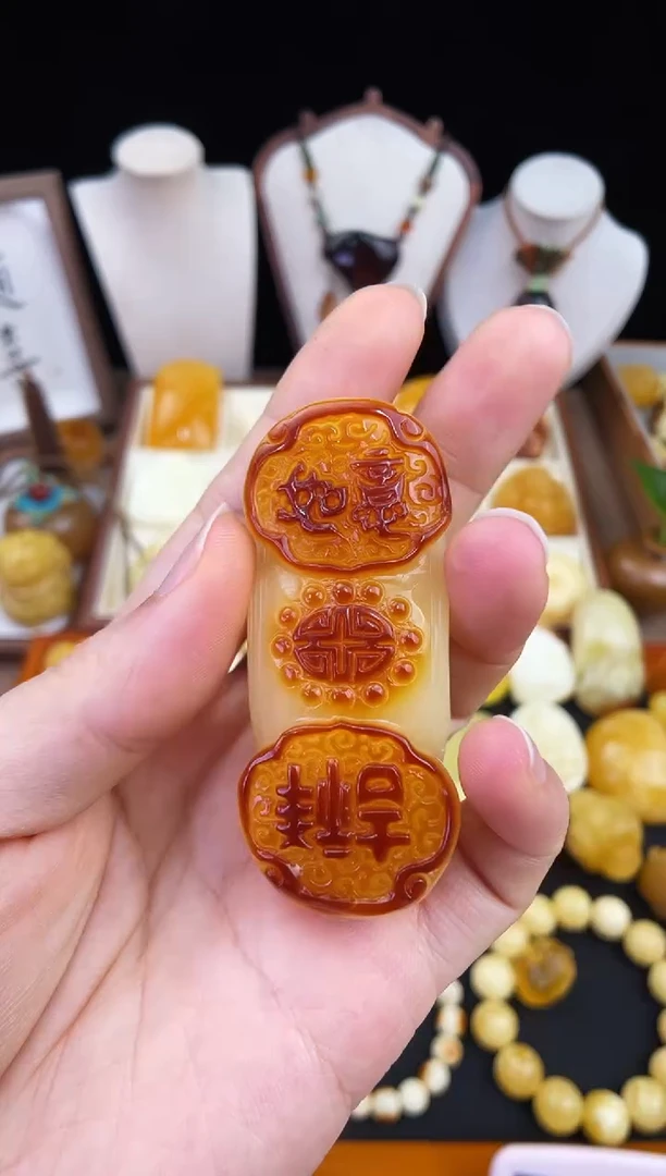 琥珀未镶嵌珠宝奇石静****?柒月