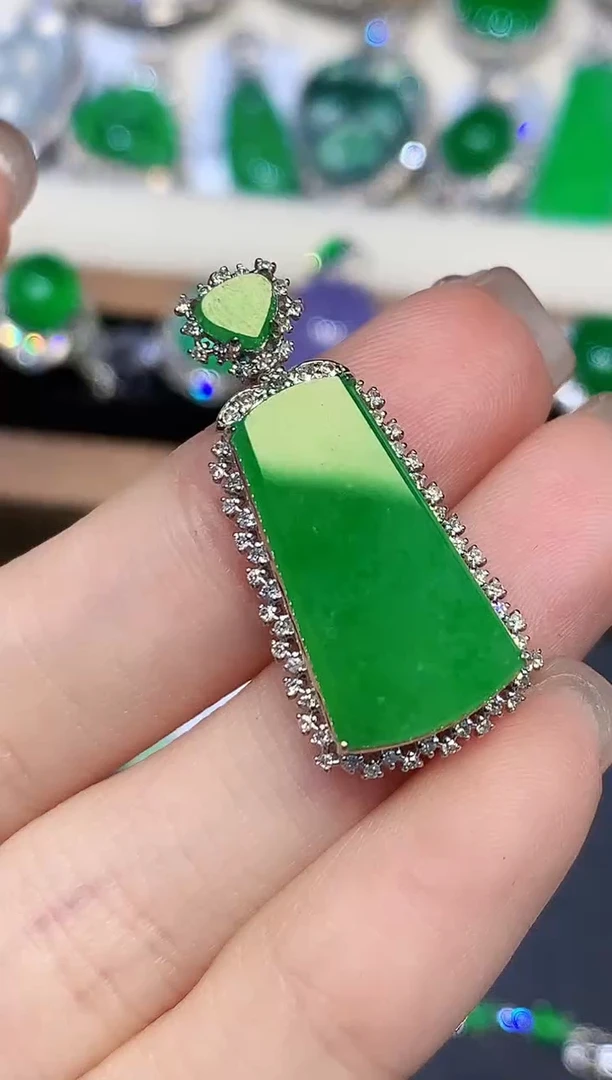 吊坠(不含链)18K金镶嵌翡翠LSR