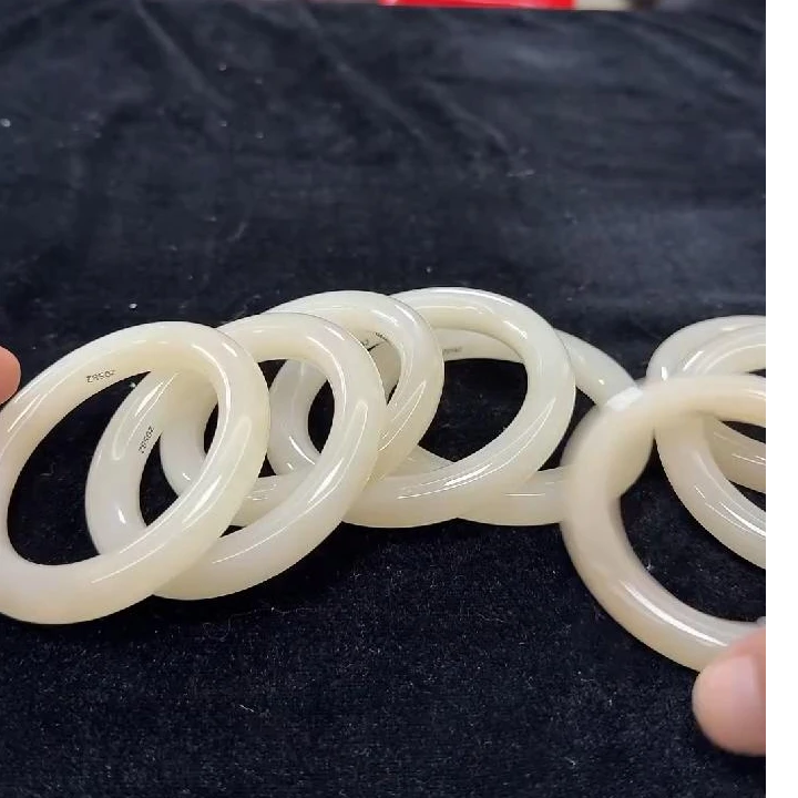 【老郑家】和田玉手镯一支 (多样性发1件)