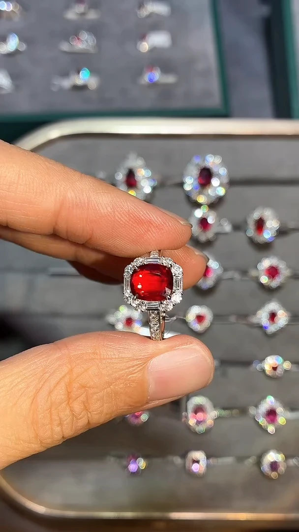 18K金镶嵌戒指红宝石天****?【闪购】2.05ct/展会同步价/无烧鸽血红
