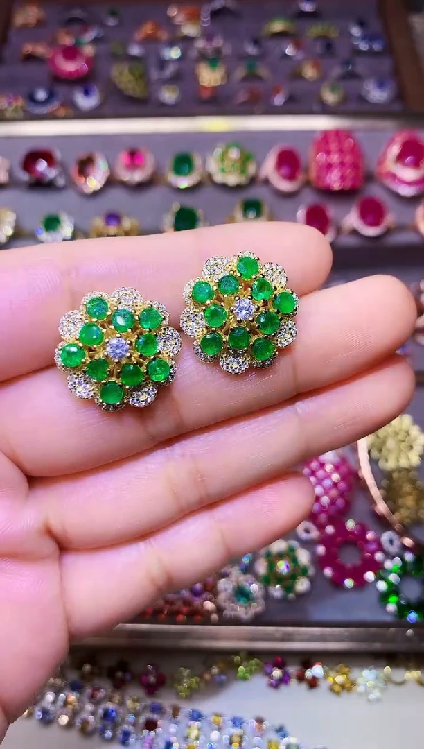 银S925镶嵌耳饰祖母绿.....