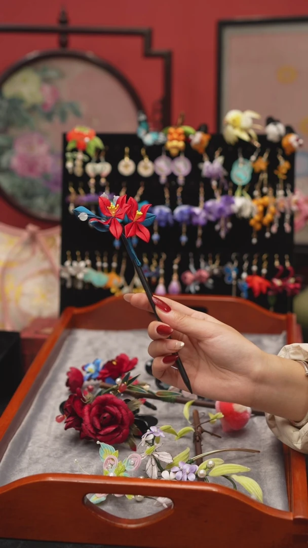 刺绣非遗绒花手工饰品