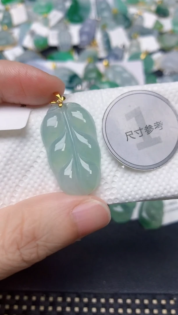 颈饰18K金镶嵌翡翠天然缅甸A货翡翠