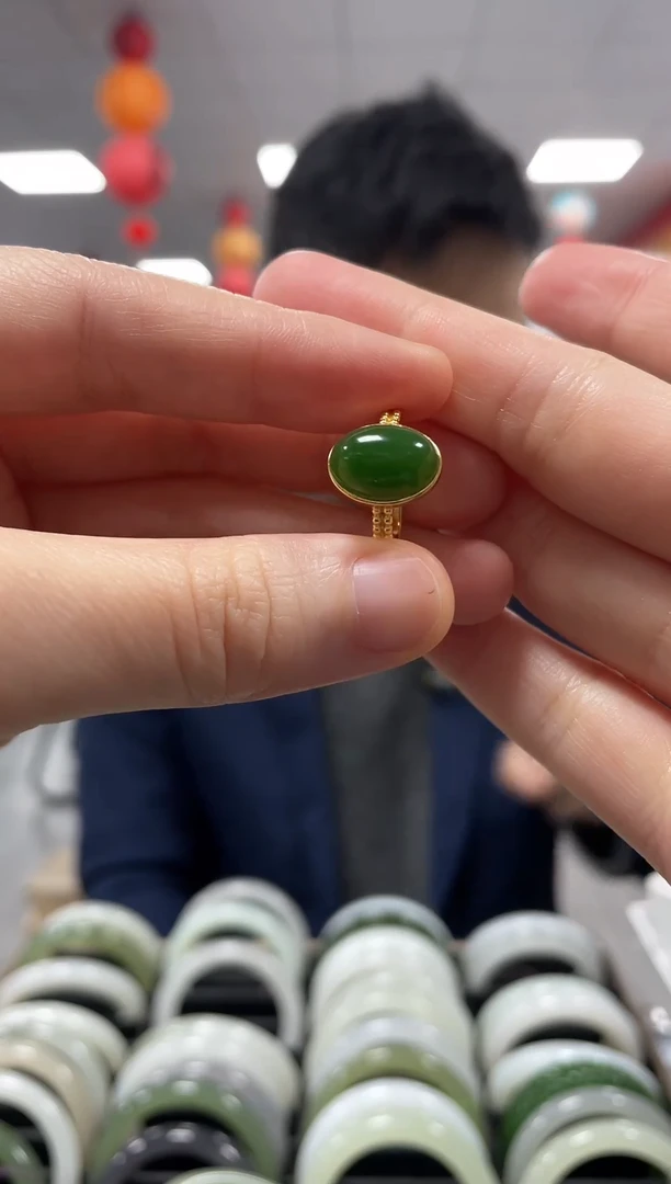 银S925镶嵌戒指和田玉碧玉戒指一件