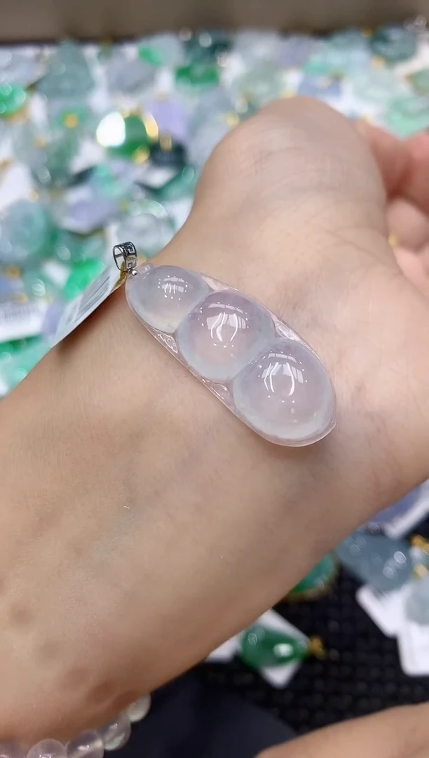 颈饰18K金镶嵌翡翠11111111