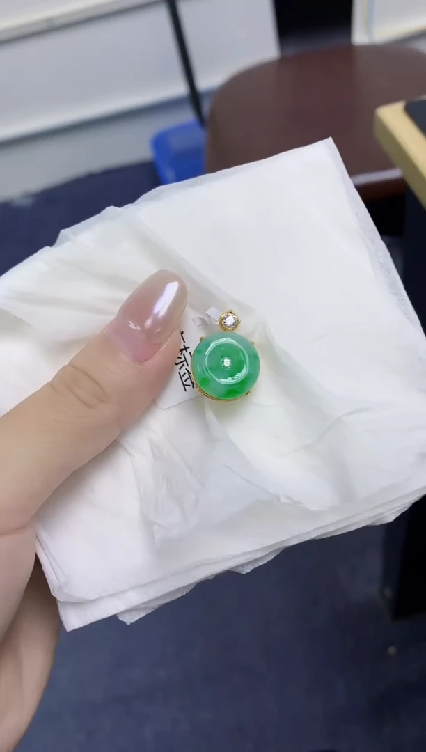 颈饰未镶嵌翡翠天然缅甸翡翠A货多样性发一件