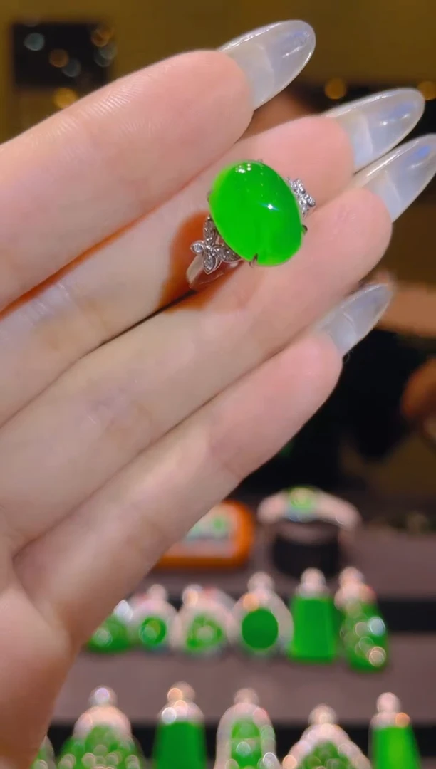 翡翠18K金镶嵌吊坠(不含链)A28