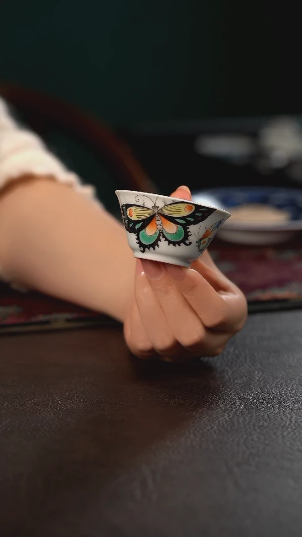 云霞珍藏古彩黑蝴蝶若深杯