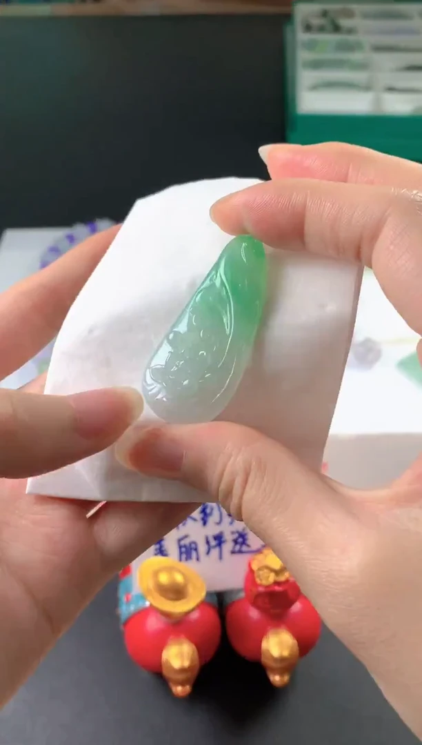 未镶嵌定制翡翠得**愿毛货抛光