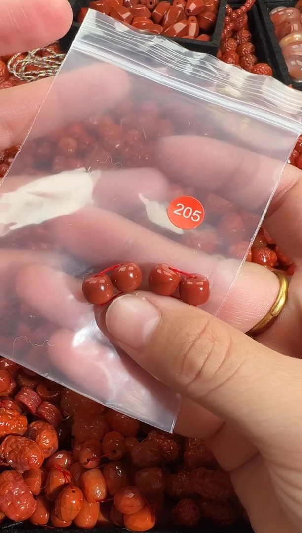 颈饰未镶嵌南红玛瑙1