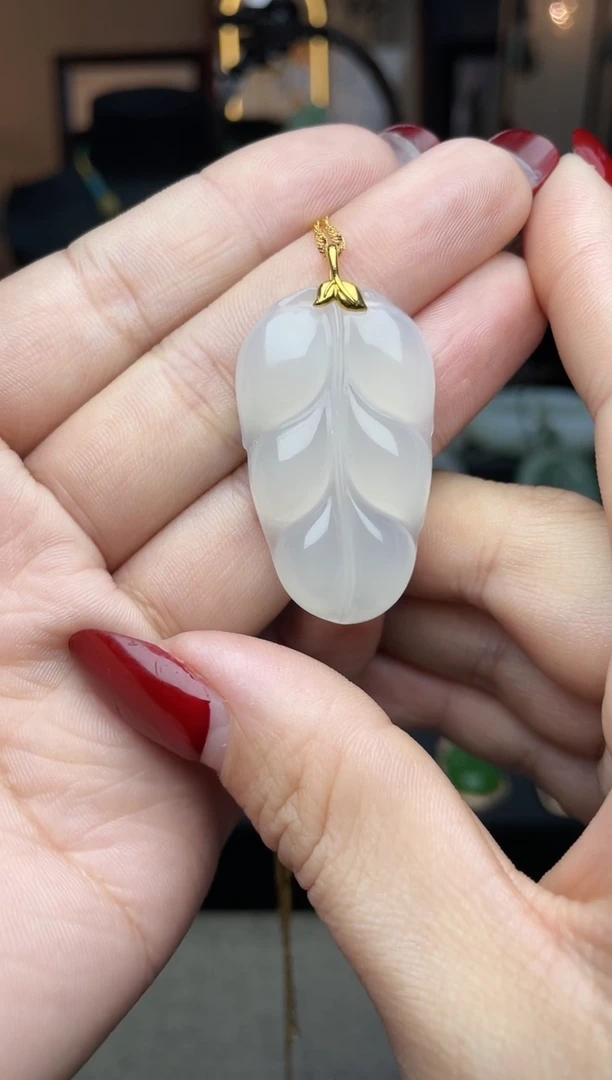 【闪购商品】和田玉颈饰18K金镶嵌吊坠ge36