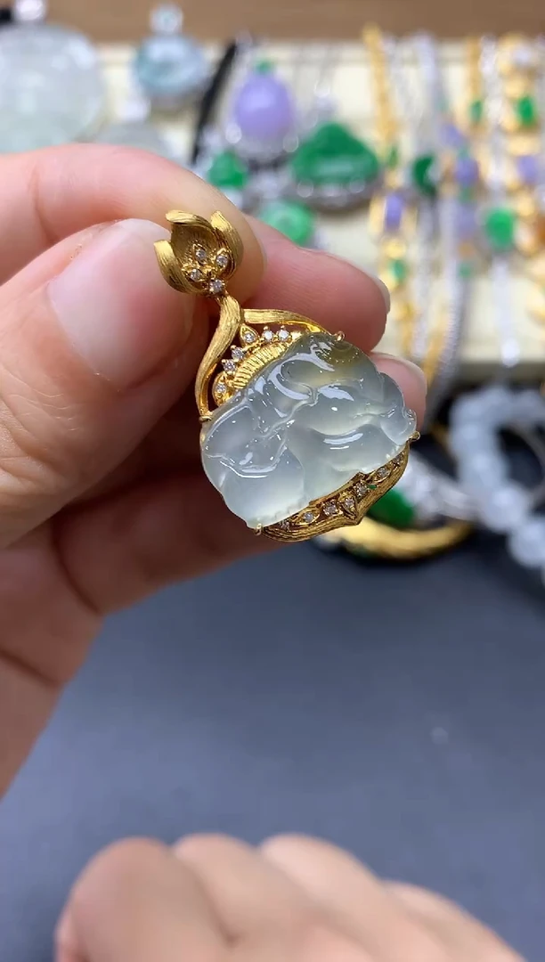 颈饰18K金镶嵌翡翠240-中国好珍宝