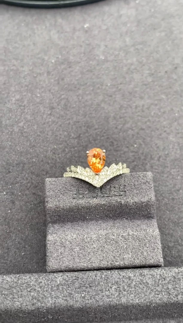 18K金镶嵌戒指石榴石0.92ct芬达  FH  定制