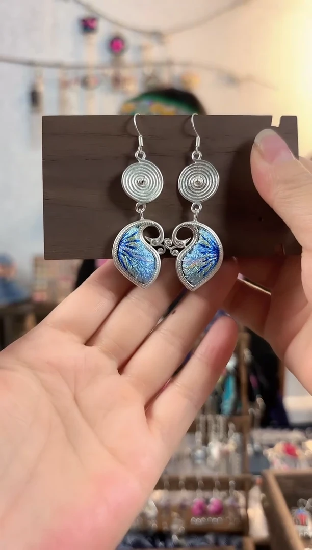 织绣彩云南阁非遗老绣饰品054