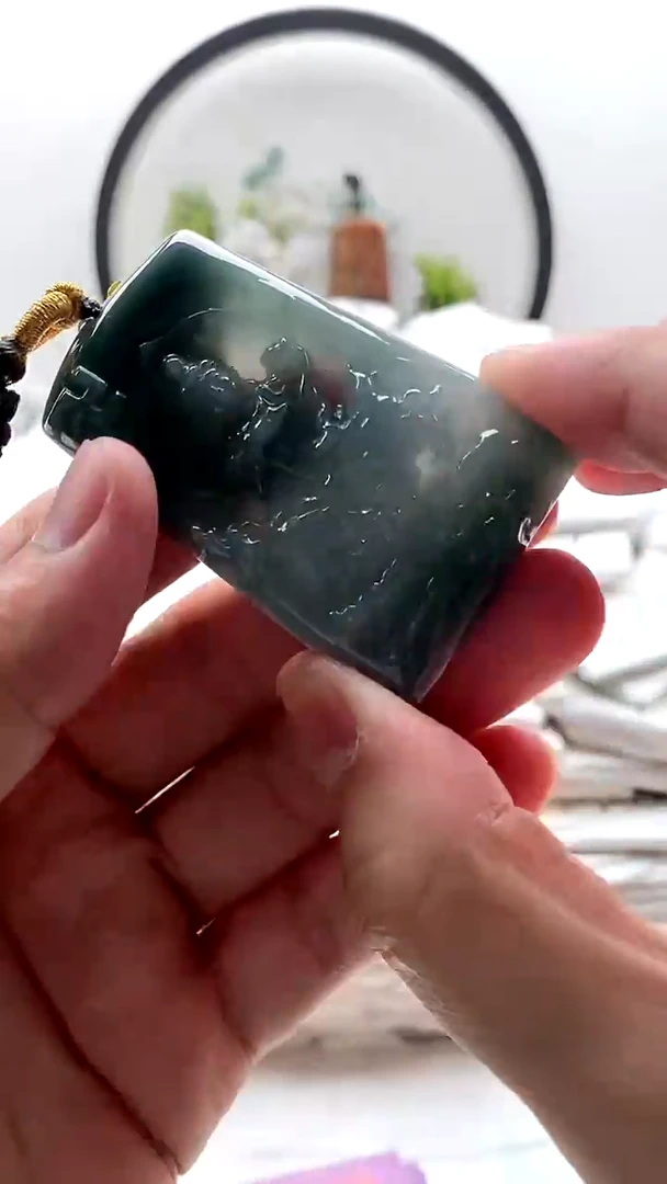 翡翠未镶嵌颈饰普贤