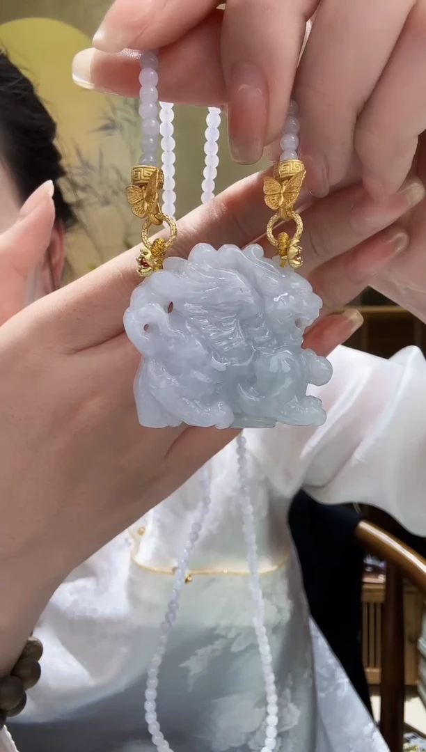 颈饰未镶嵌翡翠吊坠