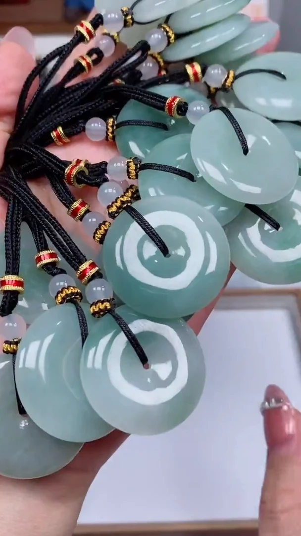 颈饰未镶嵌翡翠吊坠团购多样性发一件