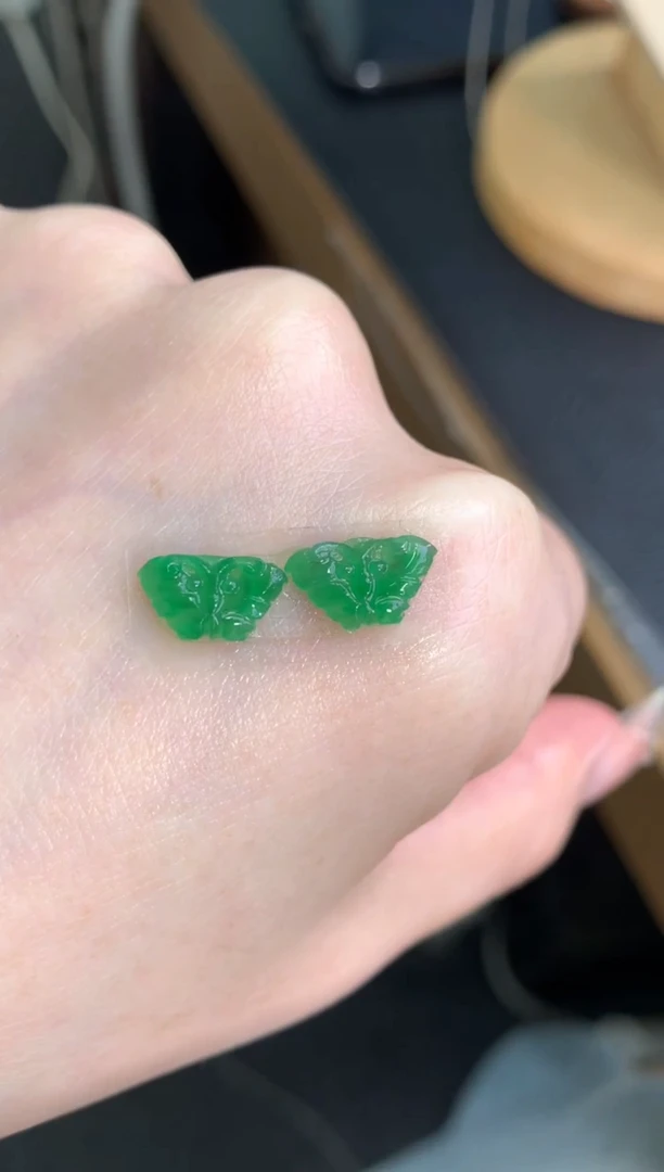 未镶嵌定制翡翠一对蝴蝶