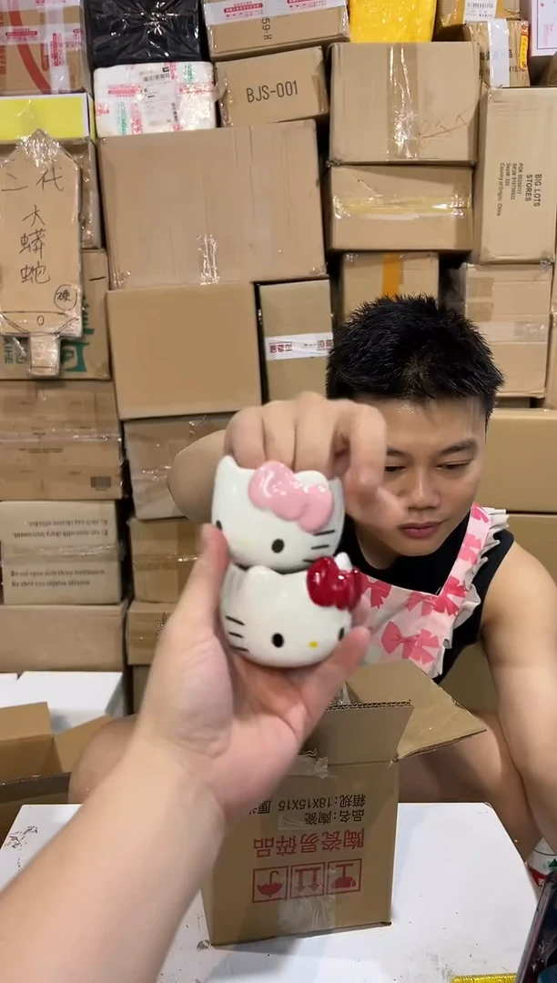 瓷片小号红色加粉色kt猫小茶杯2件套微瑕