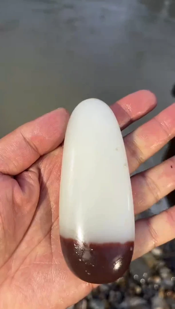 颈饰未镶嵌和田玉（糖玉）1