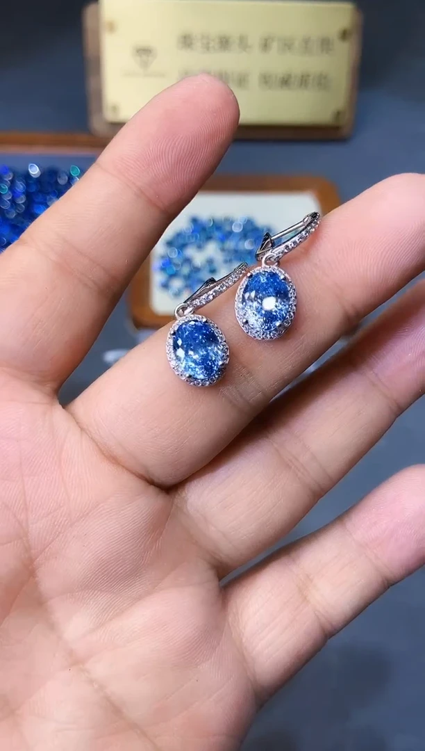 银S925镶嵌耳坠海蓝宝石......