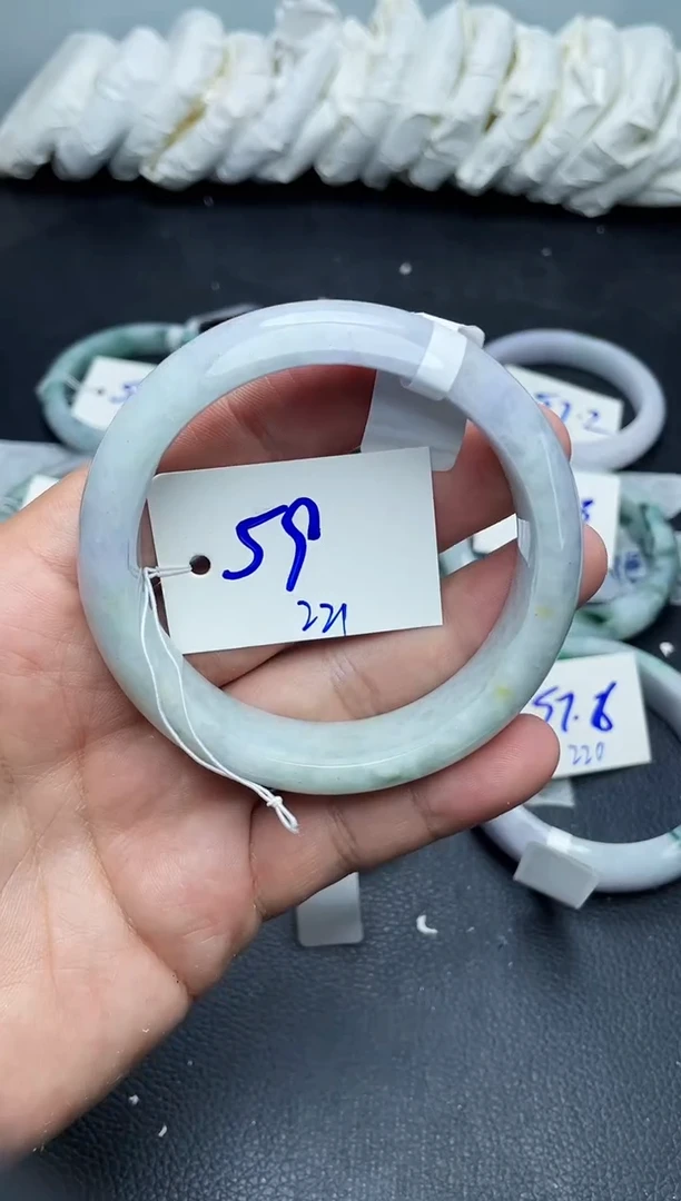 未镶嵌手镯翡翠221