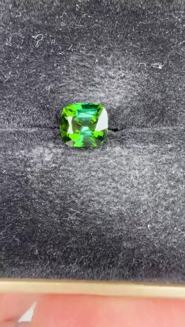 【闪购商品】碧玺祖未镶嵌2.8ct-B012317