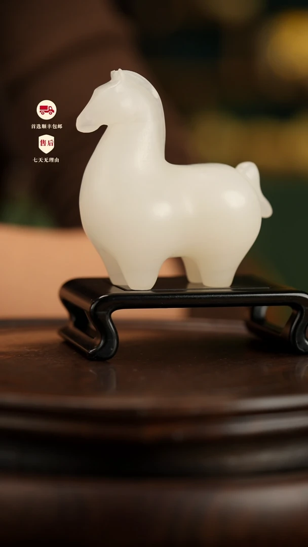 云南石荔枝白雕刻：马到成功摆件手把件