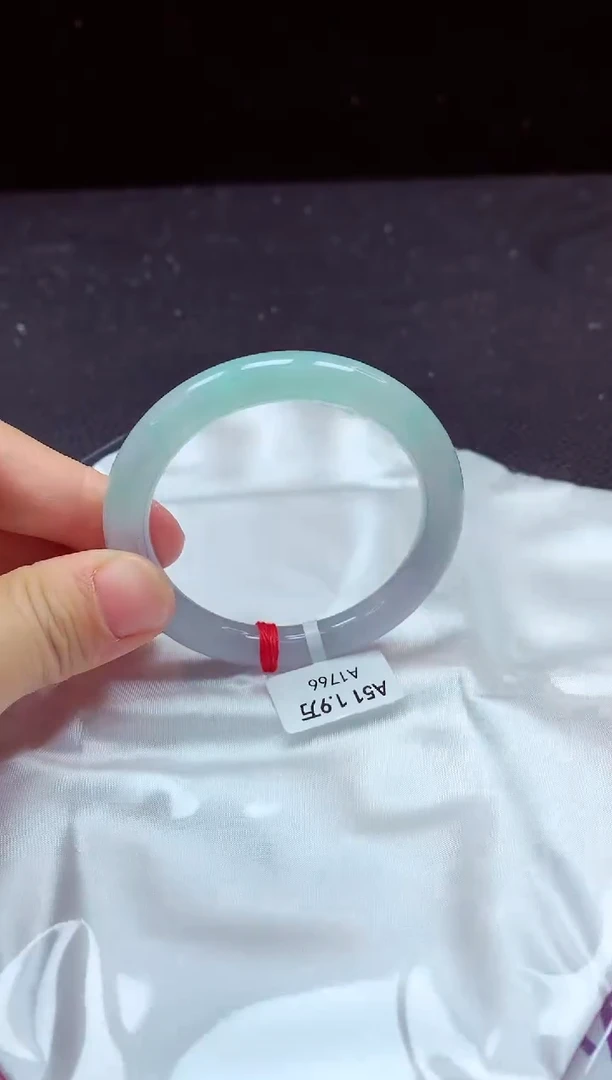 【闪购商品】翡翠手镯未镶嵌镯子51+