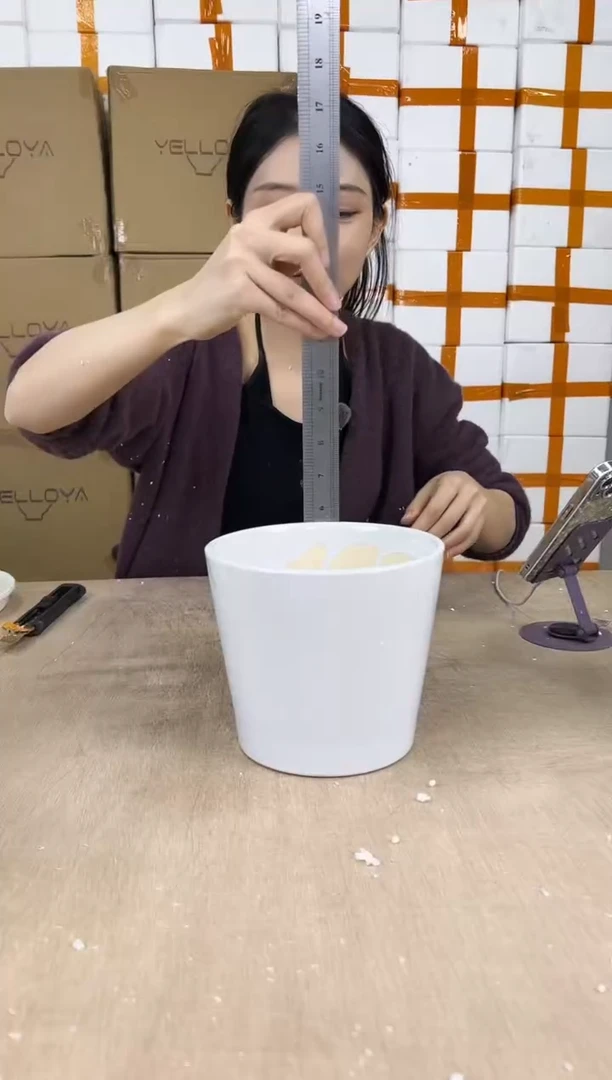 圆筒亮光白中号17x14