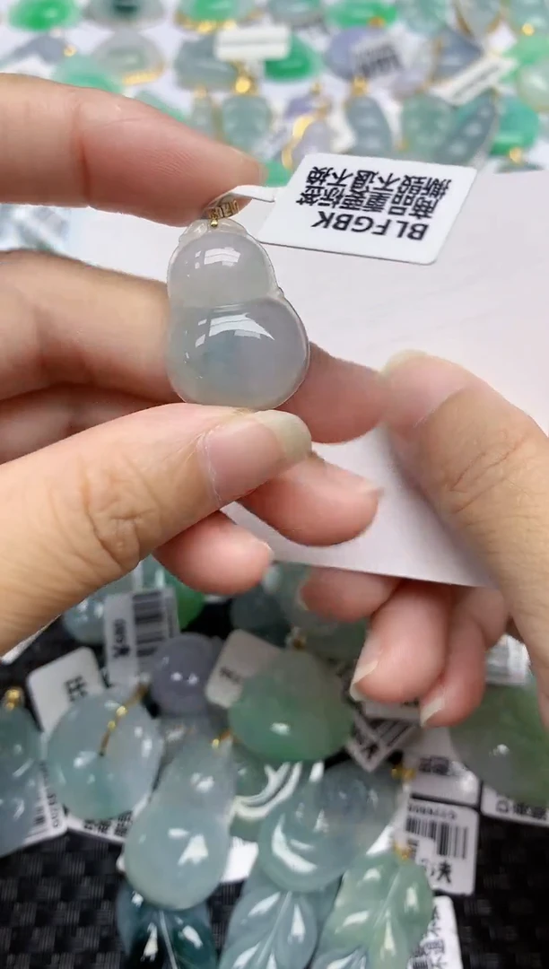 翡翠未镶嵌颈饰天然翡翠A货