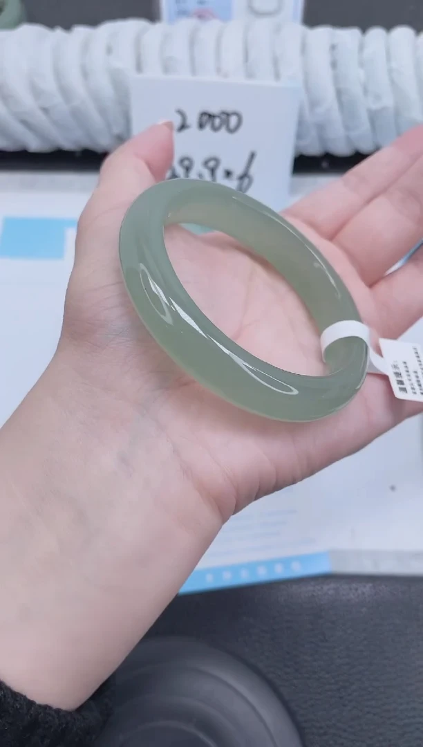 未镶嵌手镯石英质玉80-58.6