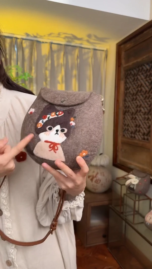 羊毛非遗纯手工包  蛋蛋包花环猫咪