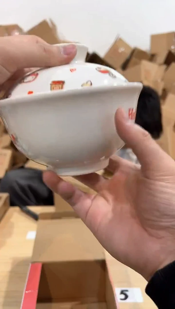 瓷片原盒kt猫带盖泡面碗