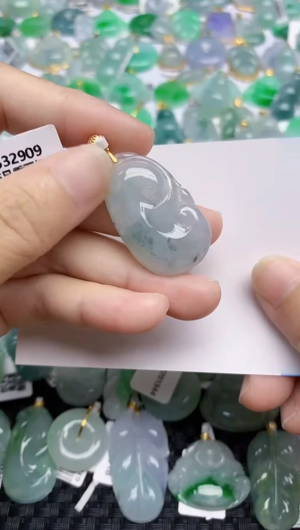 翡翠未镶嵌颈饰天然A货翡翠